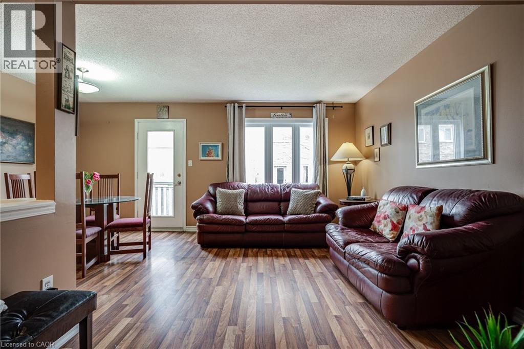 1809 Upper Wentworth Street Unit# 11, Hamilton, Ontario  L9B 2R9 - Photo 3 - 40763847