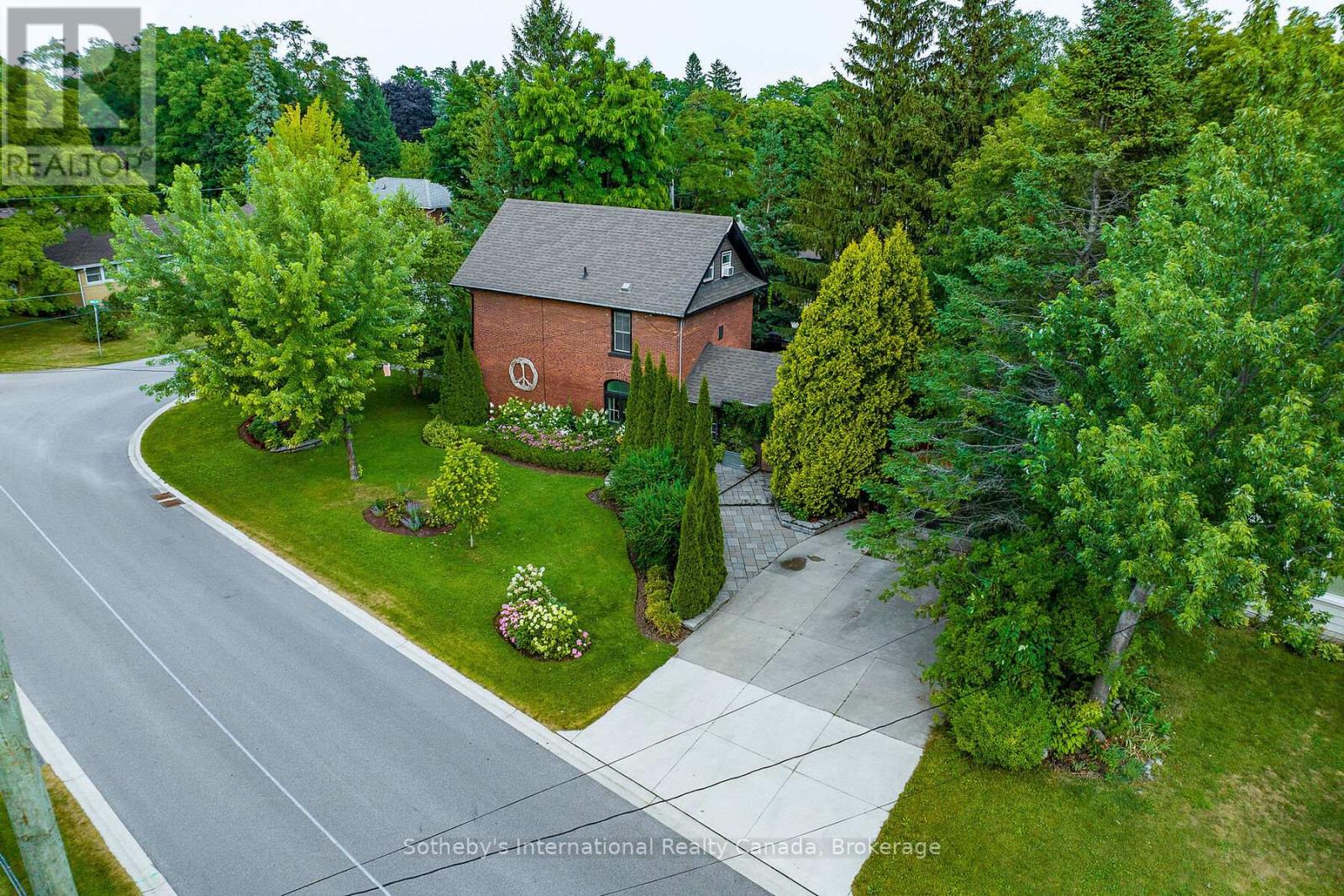 2 Erie Street, Collingwood, Ontario  L9Y 1P4 - Photo 4 - S12366160