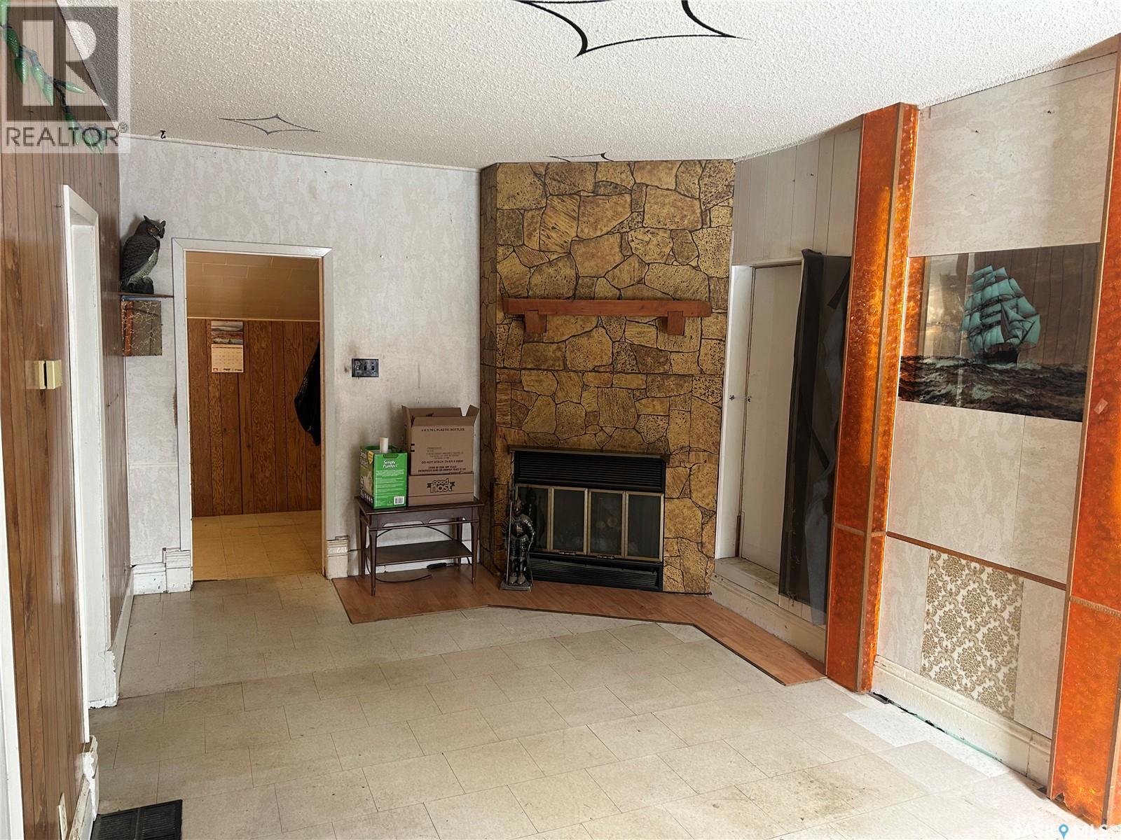 802 Athabaska Avenue, Grenfell, Saskatchewan  S0G 2B0 - Photo 13 - SK990315