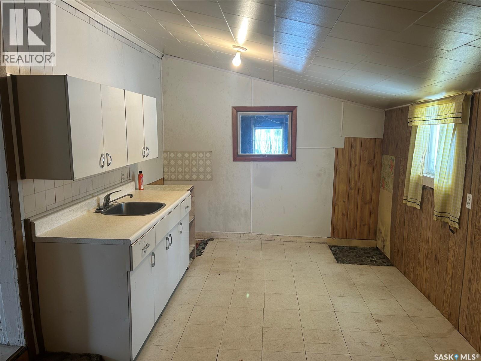 802 Athabaska Avenue, Grenfell, Saskatchewan  S0G 2B0 - Photo 21 - SK990315