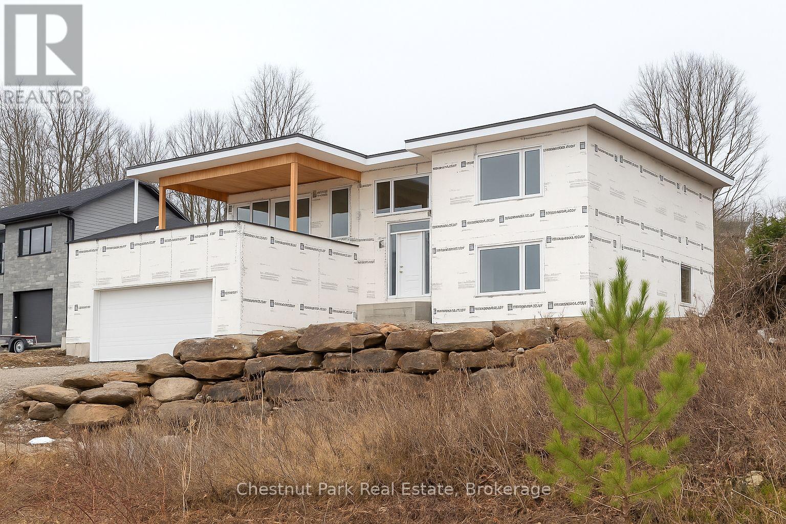 452 Surrey Drive, North Bay, Ontario  P1C 1E7 - Photo 1 - X12366181