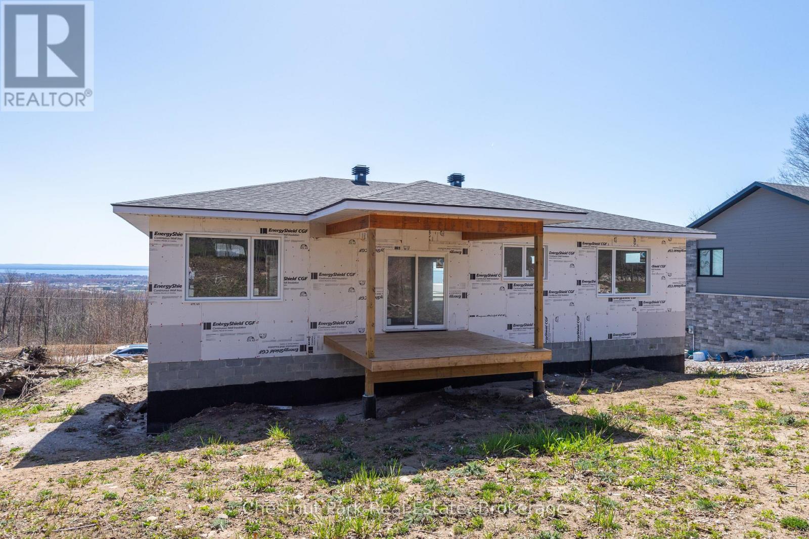 452 Surrey Drive, North Bay, Ontario  P1C 1E7 - Photo 3 - X12366181