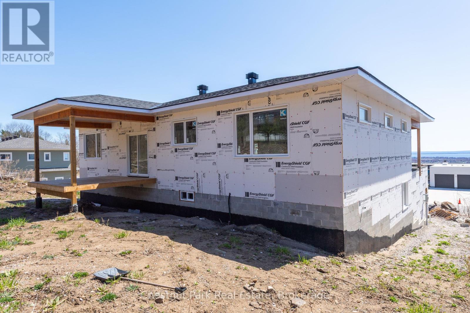 452 Surrey Drive, North Bay, Ontario  P1C 1E7 - Photo 5 - X12366181