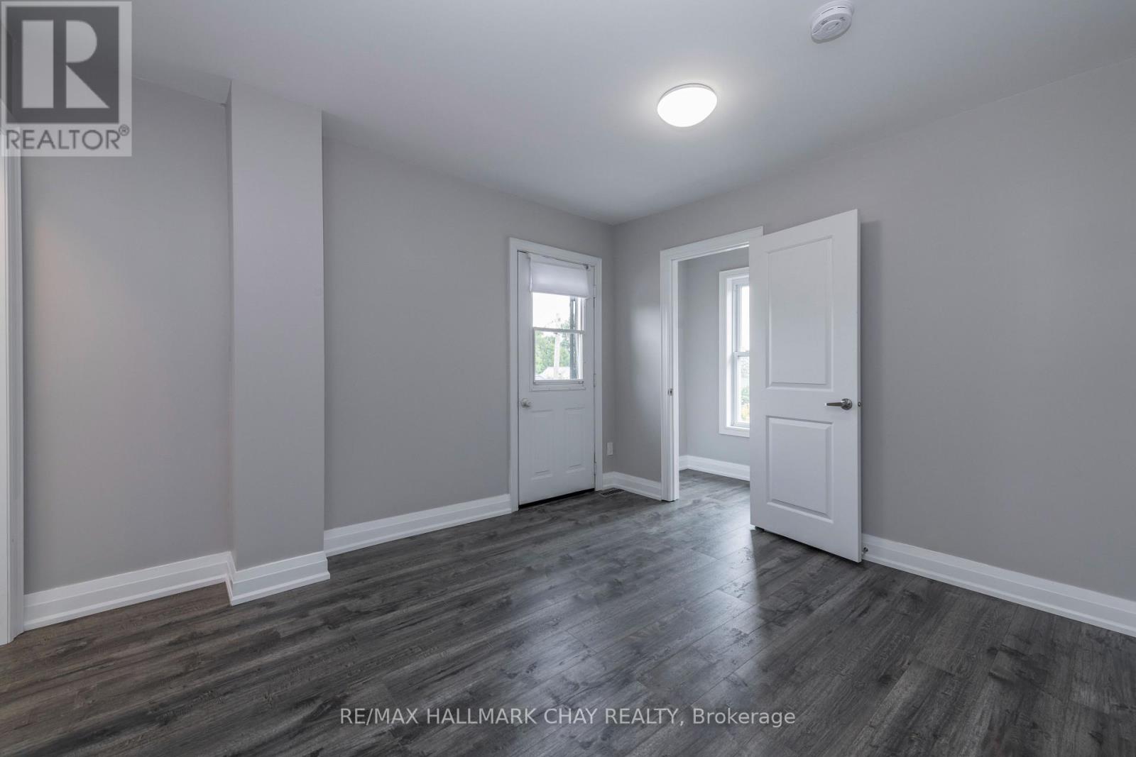 223 Laclie Street, Orillia, Ontario  L3V 4N5 - Photo 10 - S12366114