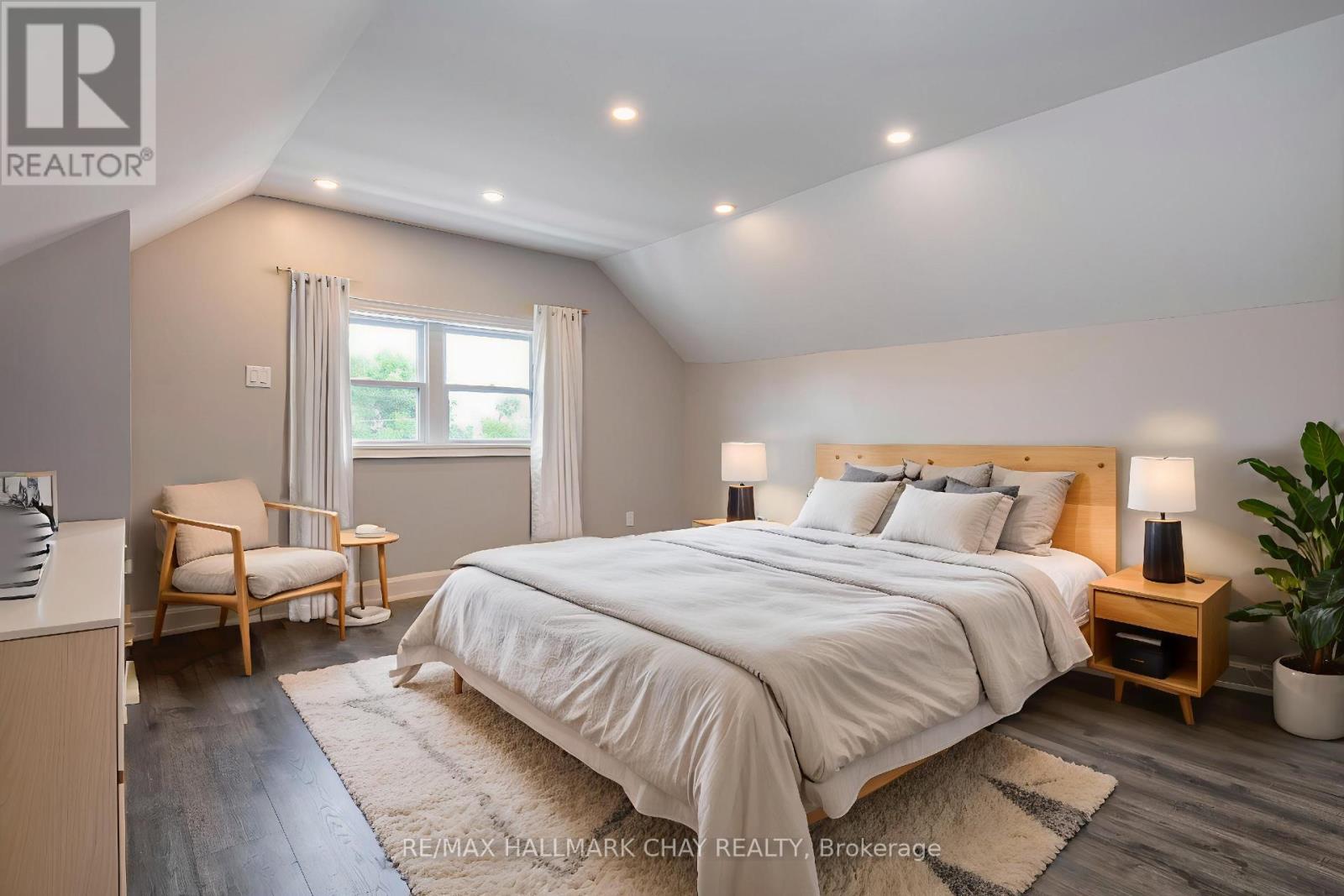 223 Laclie Street, Orillia, Ontario  L3V 4N5 - Photo 12 - S12366114