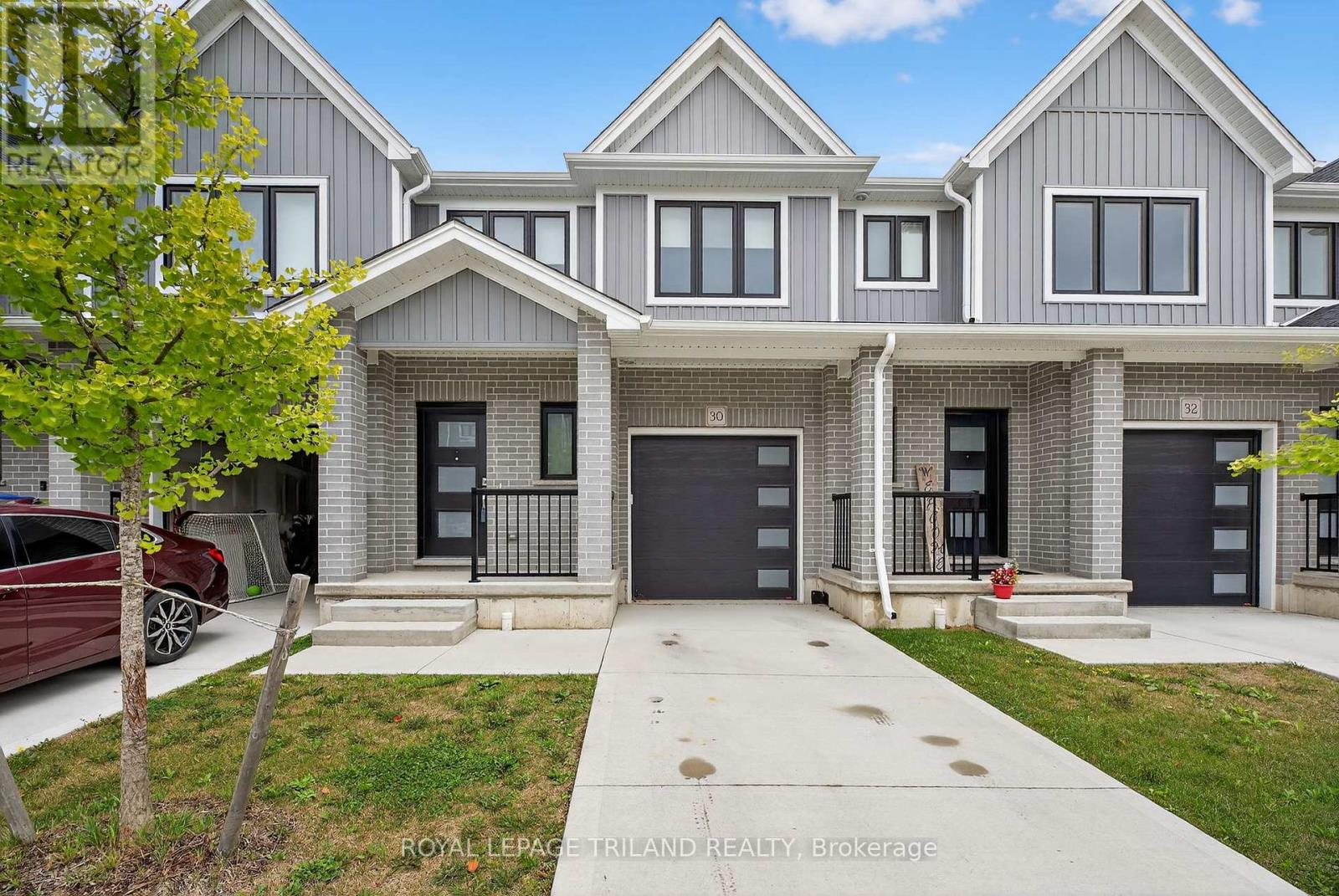 30 - 17 Nicholson Street, Lucan Biddulph, Ontario  N0M 2J0 - Photo 1 - X12366218