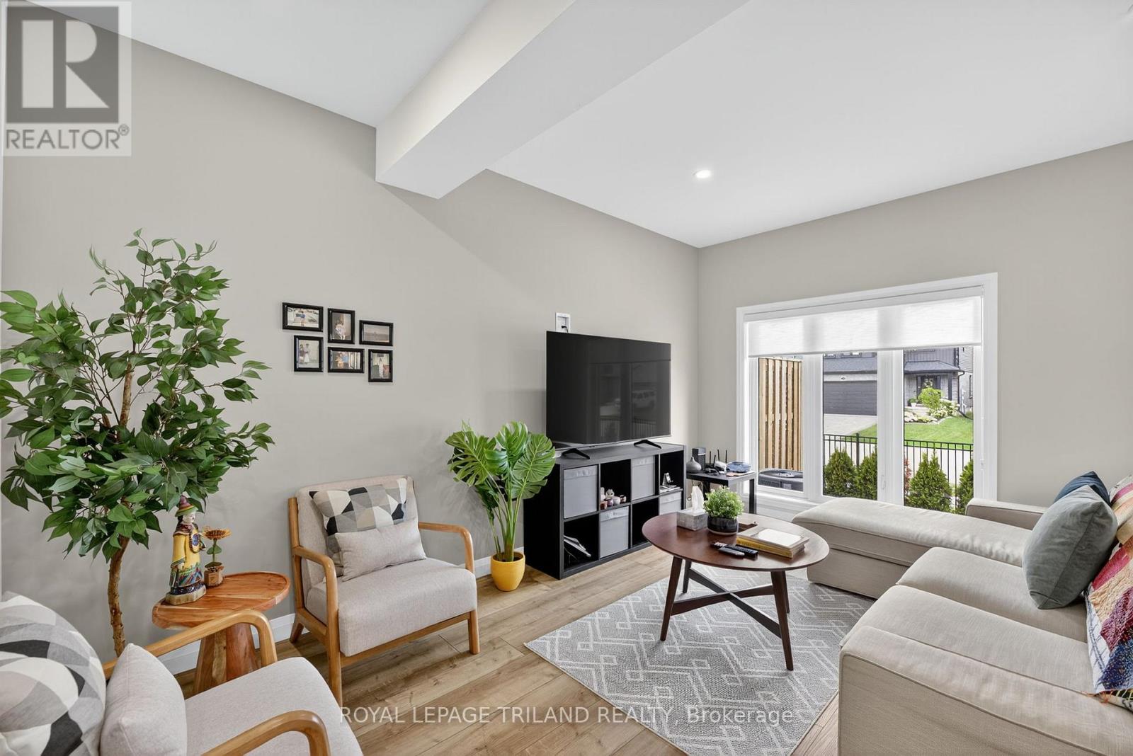 30 - 17 Nicholson Street, Lucan Biddulph, Ontario  N0M 2J0 - Photo 5 - X12366218