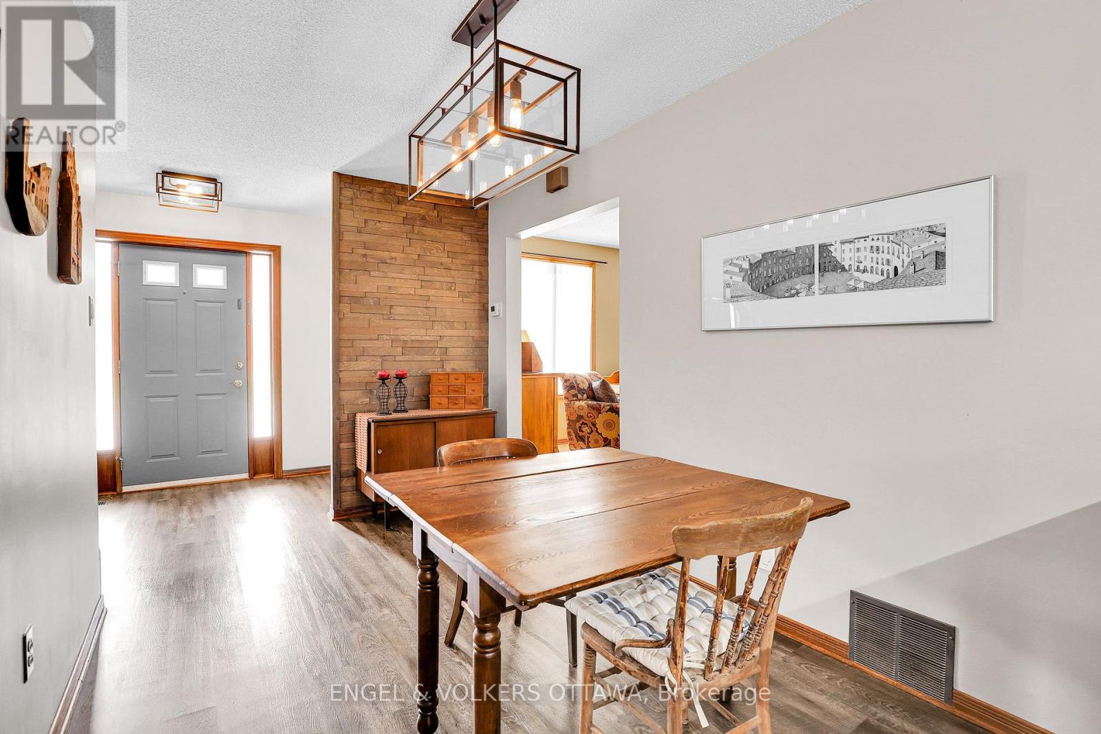 190 John Street N, Arnprior, Ontario  K7S 2N9 - Photo 10 - X12366205