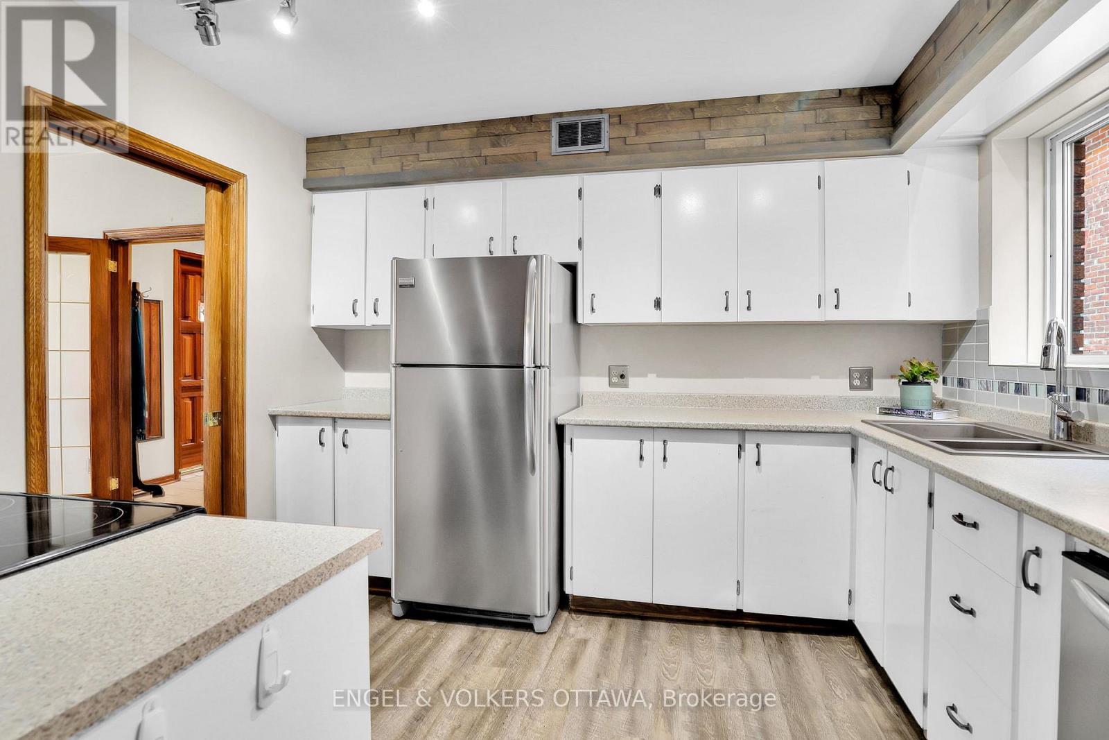 190 John Street N, Arnprior, Ontario  K7S 2N9 - Photo 13 - X12366205