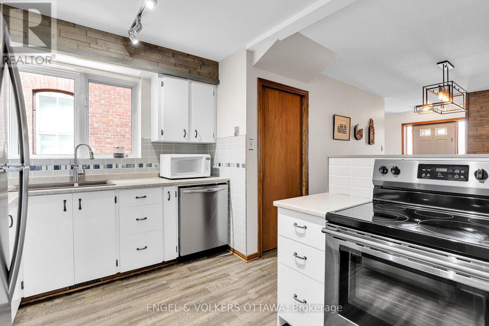 190 John Street N, Arnprior, Ontario  K7S 2N9 - Photo 15 - X12366205