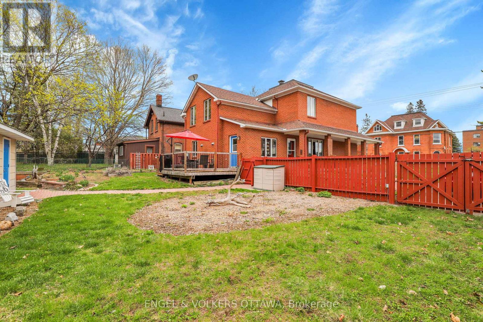 190 John Street N, Arnprior, Ontario  K7S 2N9 - Photo 38 - X12366205