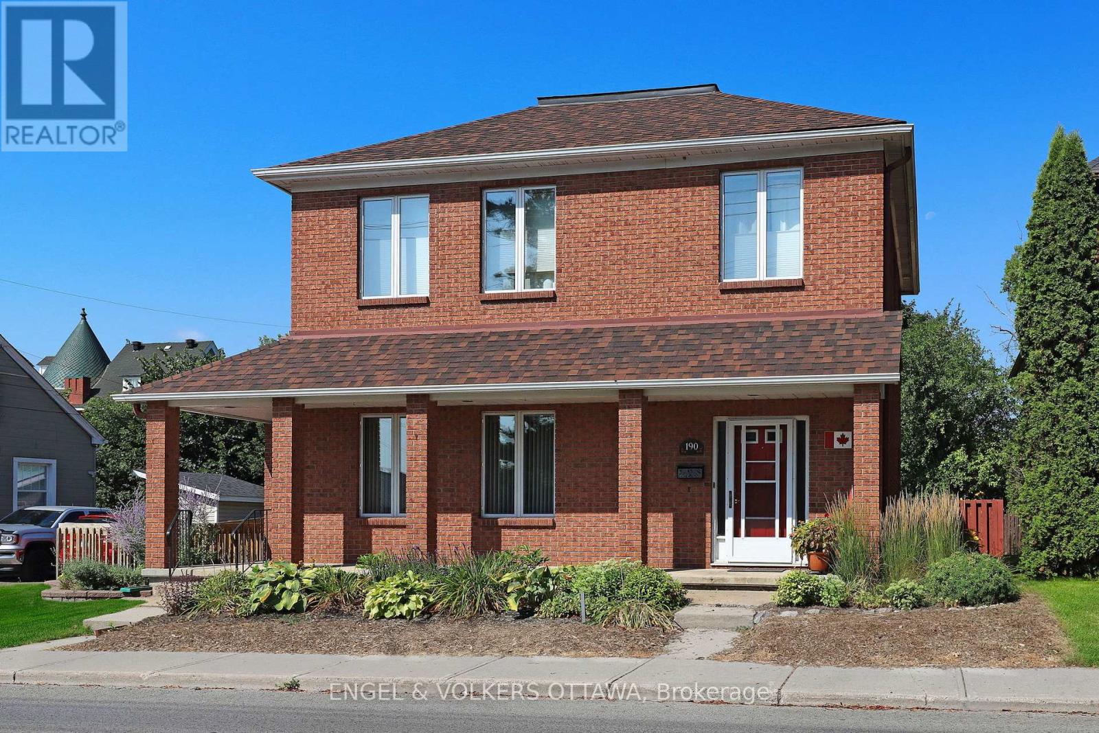 190 John Street N, Arnprior, Ontario  K7S 2N9 - Photo 4 - X12366205