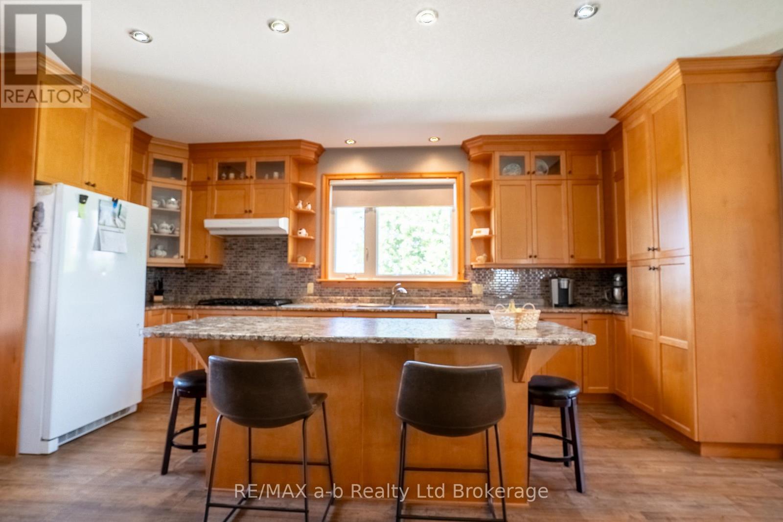 324500 Mount Elgin Road, South-West Oxford, Ontario  N0J 1N0 - Photo 15 - X12366216