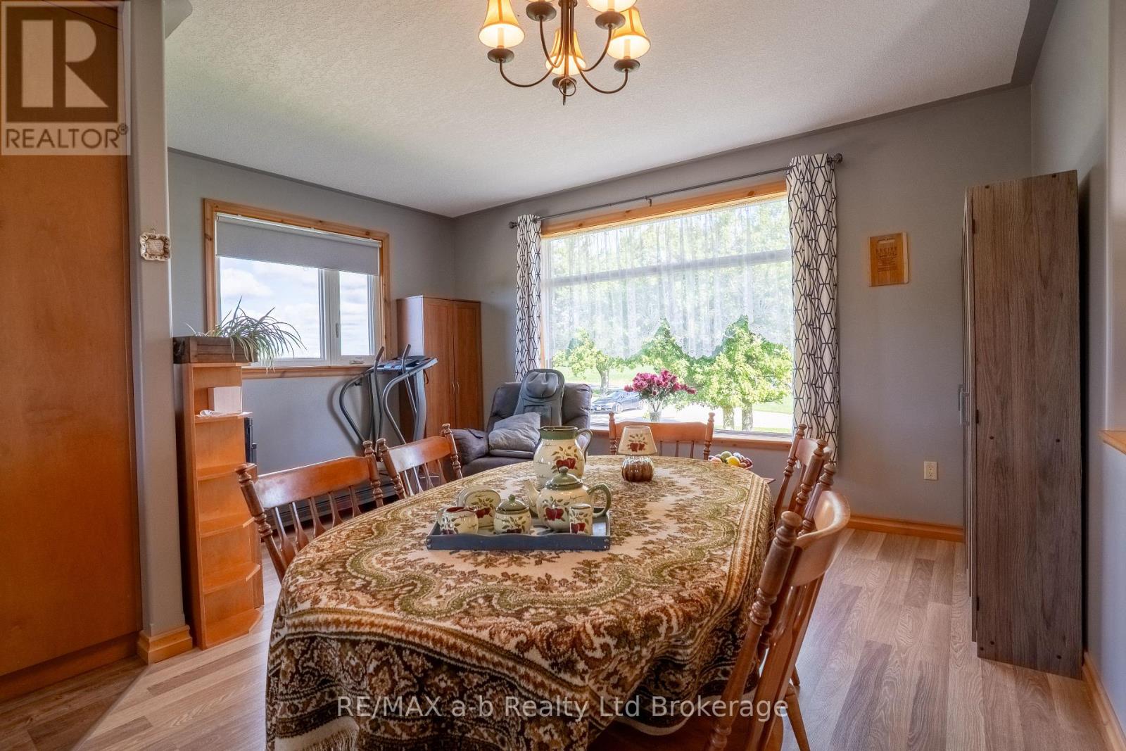 324500 Mount Elgin Road, South-West Oxford, Ontario  N0J 1N0 - Photo 16 - X12366216