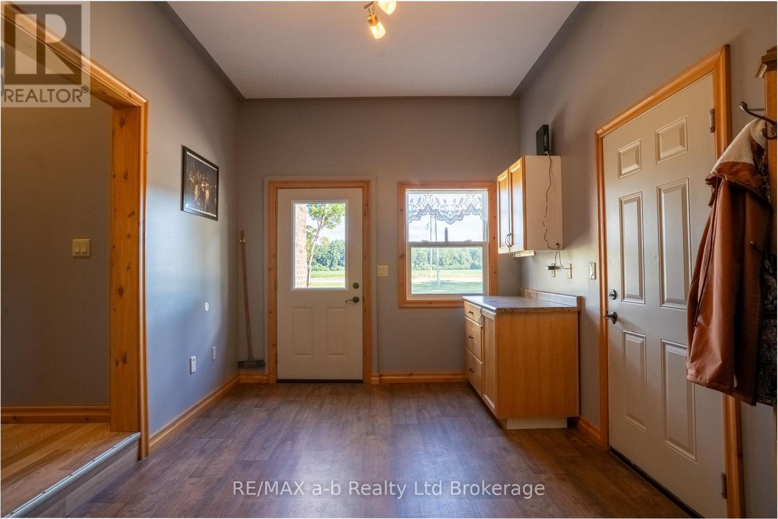 324500 Mount Elgin Road, South-West Oxford, Ontario  N0J 1N0 - Photo 19 - X12366216