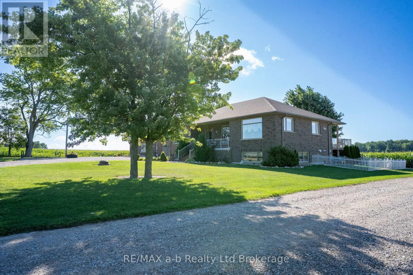 324500 Mount Elgin Road, South-West Oxford, Ontario  N0J 1N0 - Photo 2 - X12366216