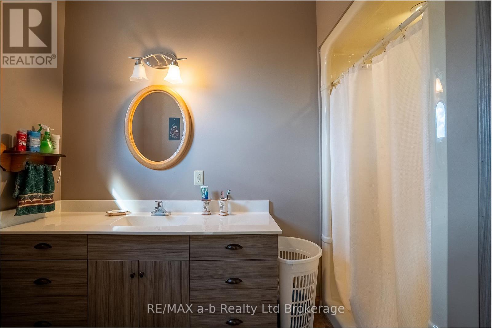 324500 Mount Elgin Road, South-West Oxford, Ontario  N0J 1N0 - Photo 21 - X12366216