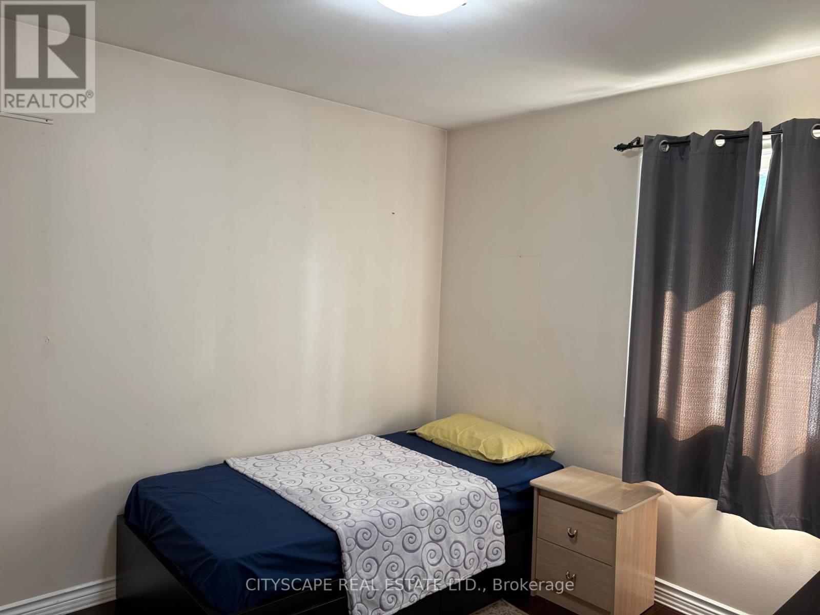 Upper Unit Only - 14 Guest Street, Brampton, Ontario  L6W 1T8 - Photo 15 - W12366028