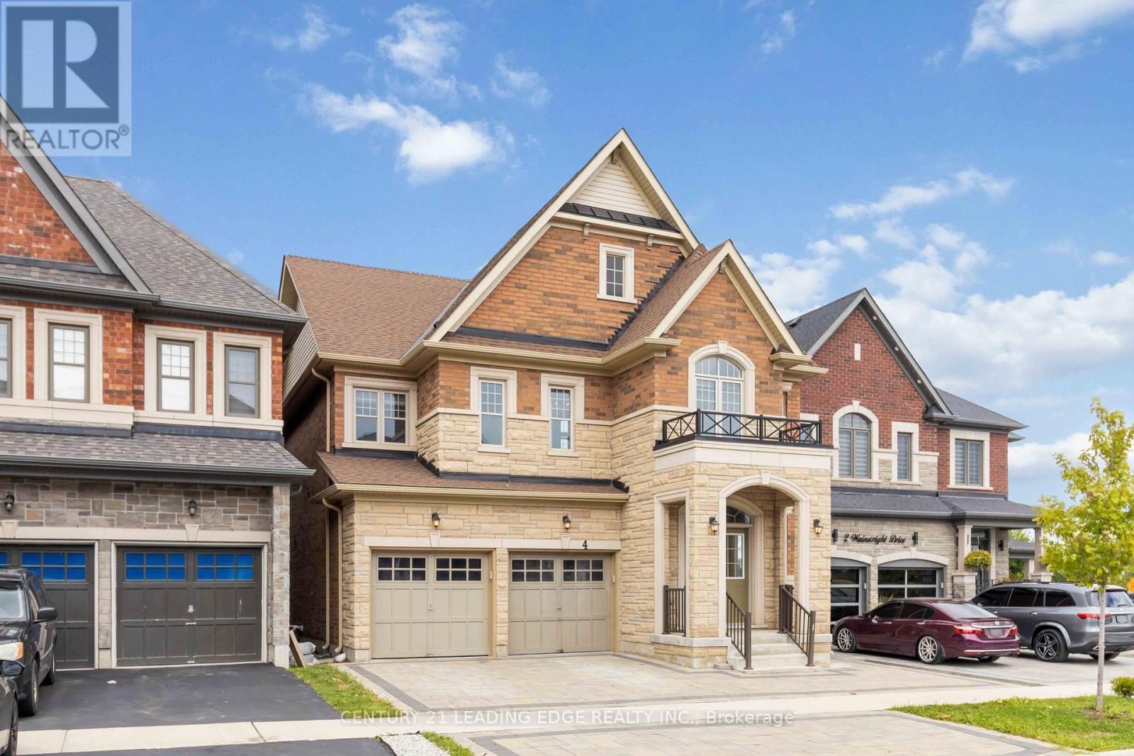 4 Wainwright Drive, Brampton, Ontario L7A 0C7 - Photo 2 - W12366043