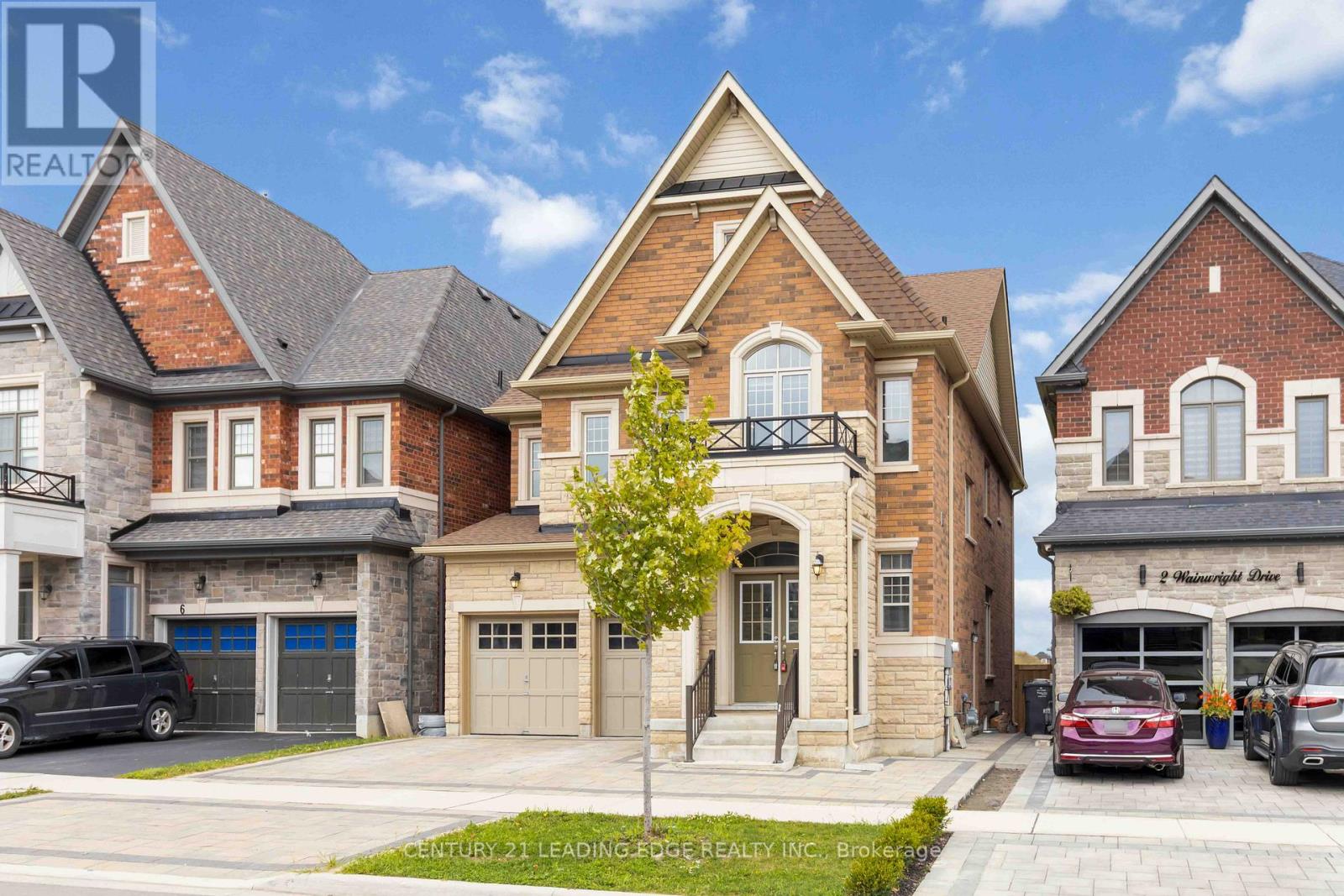 4 Wainwright Drive, Brampton, Ontario L7A 0C7 - Photo 3 - W12366043