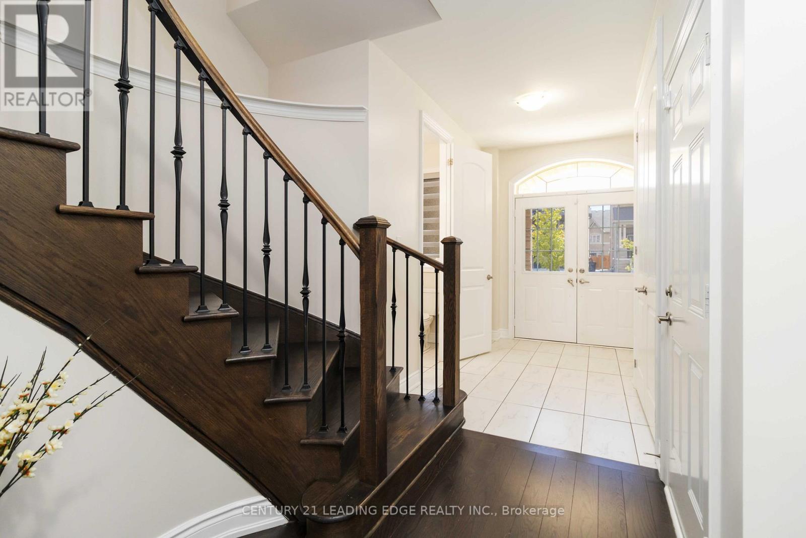 4 Wainwright Drive, Brampton, Ontario L7A 0C7 - Photo 4 - W12366043