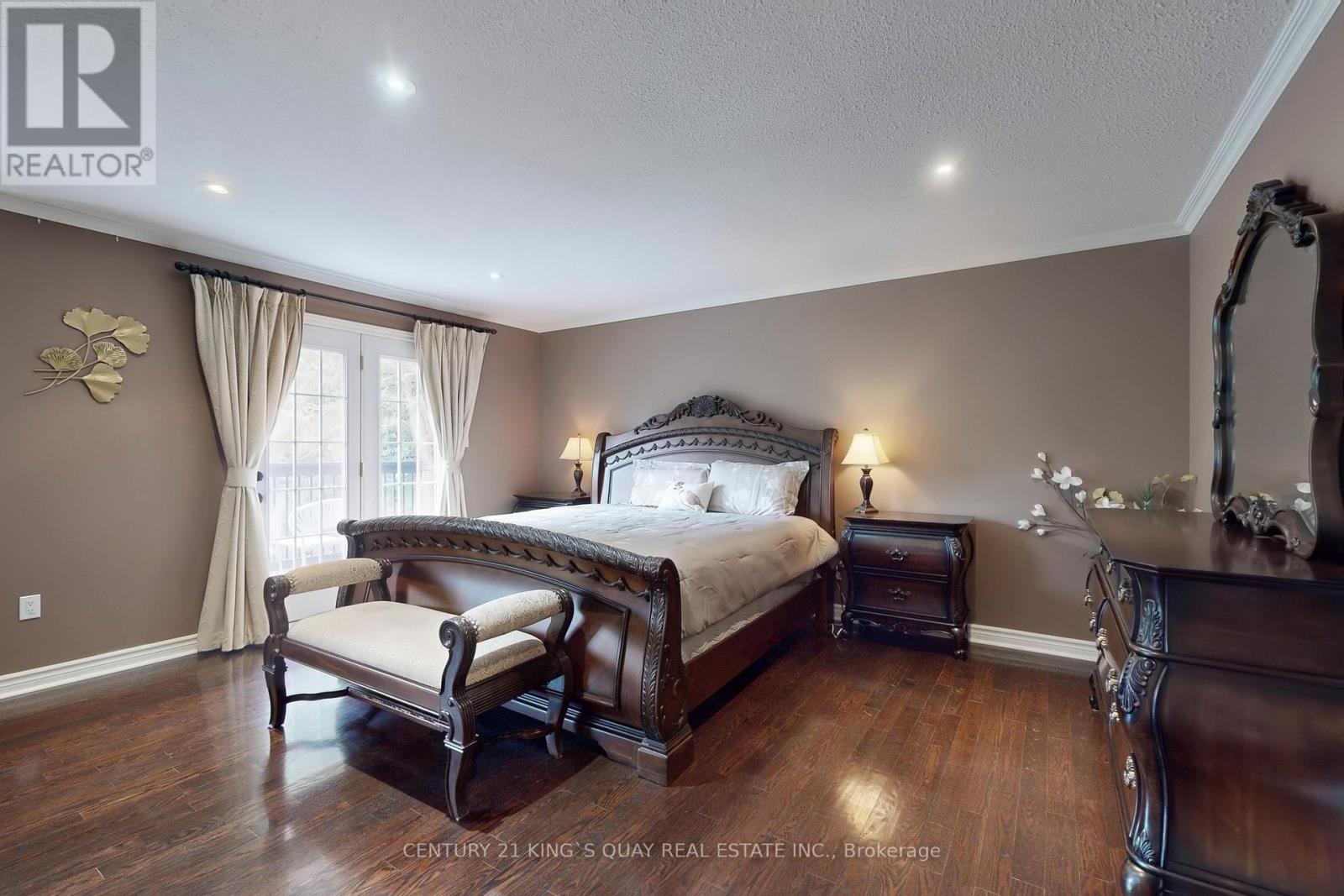 110 Crawford Crescent, Milton (Campbellville), Ontario  L0P 1B0 - Photo 25 - W12366052