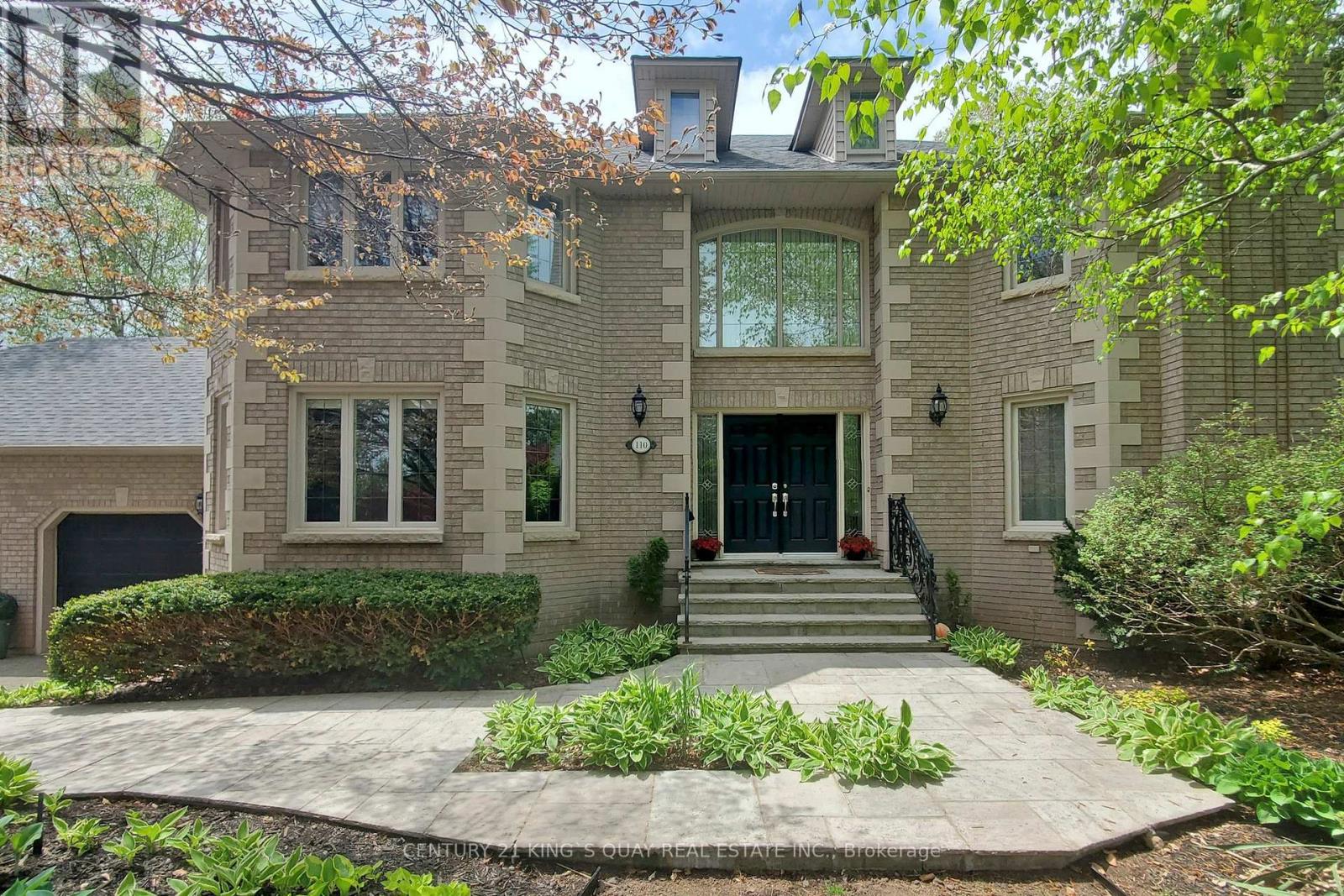 110 Crawford Crescent, Milton (Campbellville), Ontario  L0P 1B0 - Photo 3 - W12366052