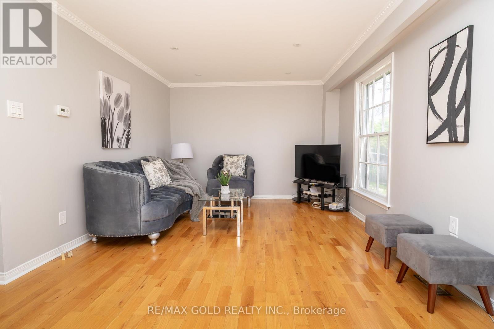 66 Danesbury Crescent, Brampton, Ontario  L6T 1T3 - Photo 10 - W12366080