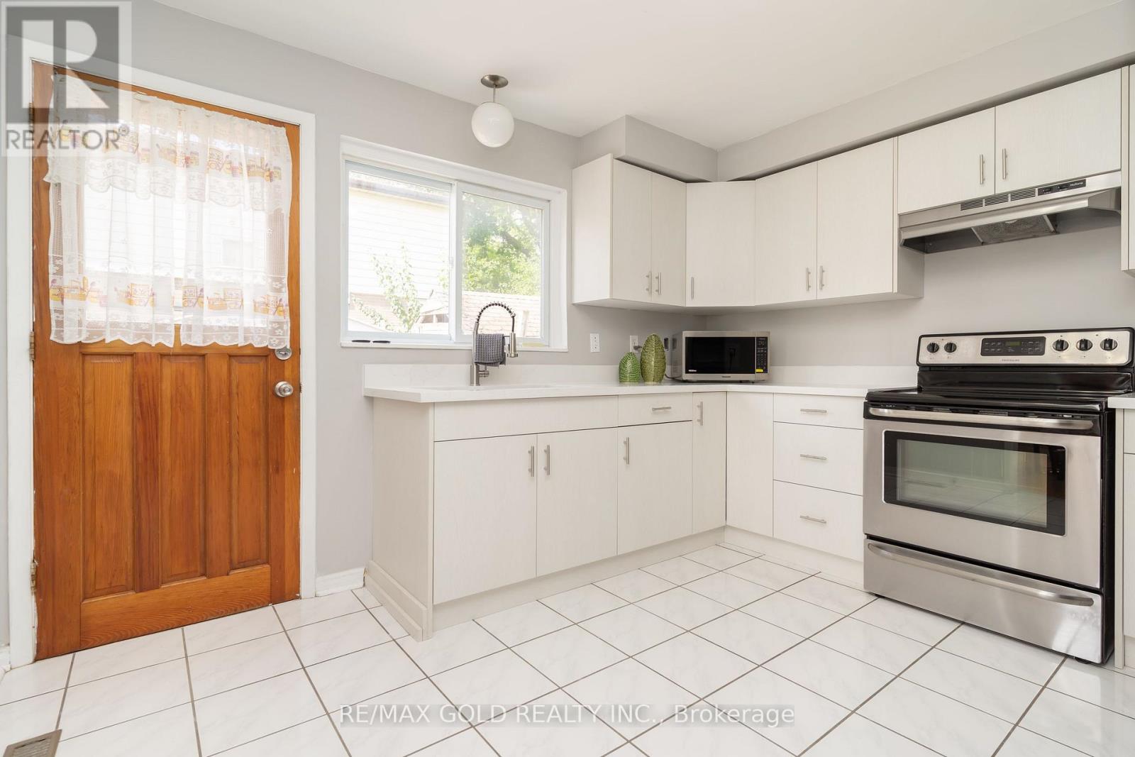 66 Danesbury Crescent, Brampton, Ontario  L6T 1T3 - Photo 17 - W12366080