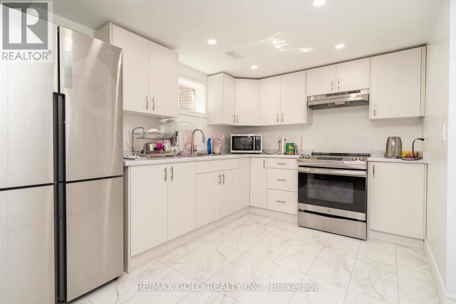 66 Danesbury Crescent, Brampton, Ontario  L6T 1T3 - Photo 36 - W12366080