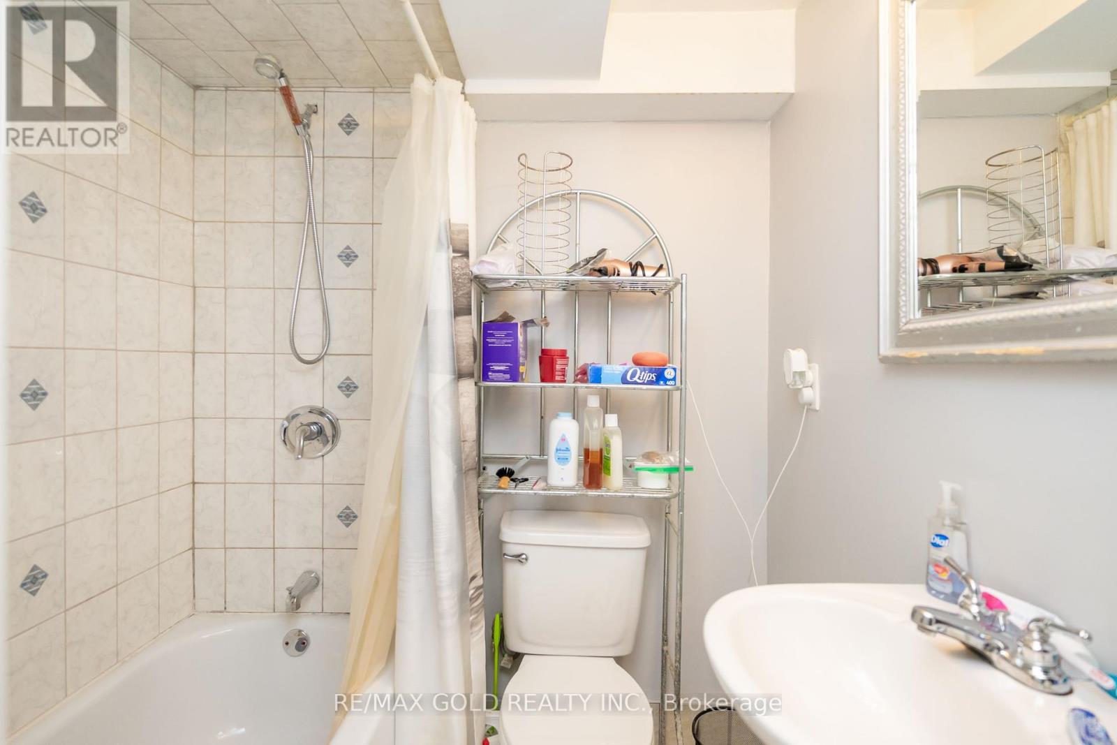 66 Danesbury Crescent, Brampton, Ontario  L6T 1T3 - Photo 39 - W12366080