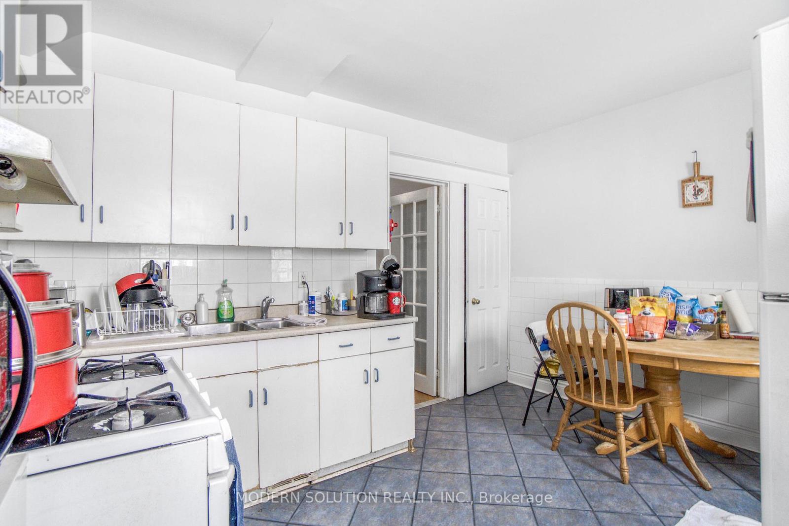 2 Rockwell Avenue, Toronto, Ontario  M6N 1N3 - Photo 13 - W12366109