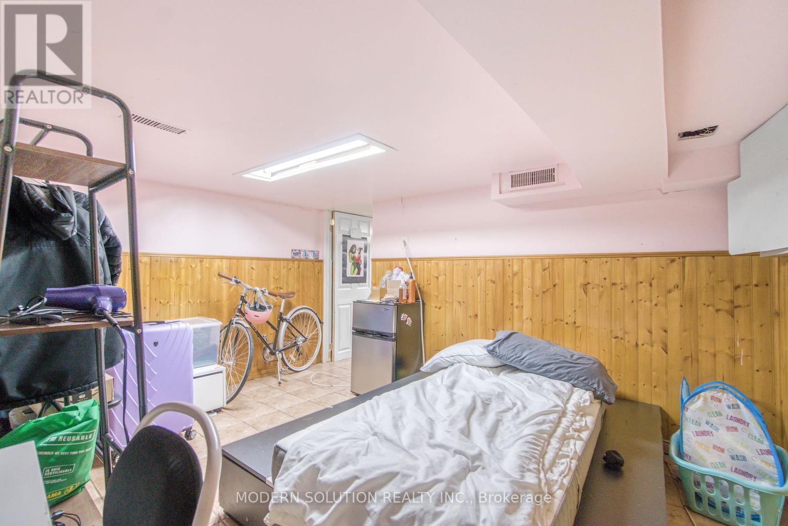 2 Rockwell Avenue, Toronto, Ontario  M6N 1N3 - Photo 17 - W12366109