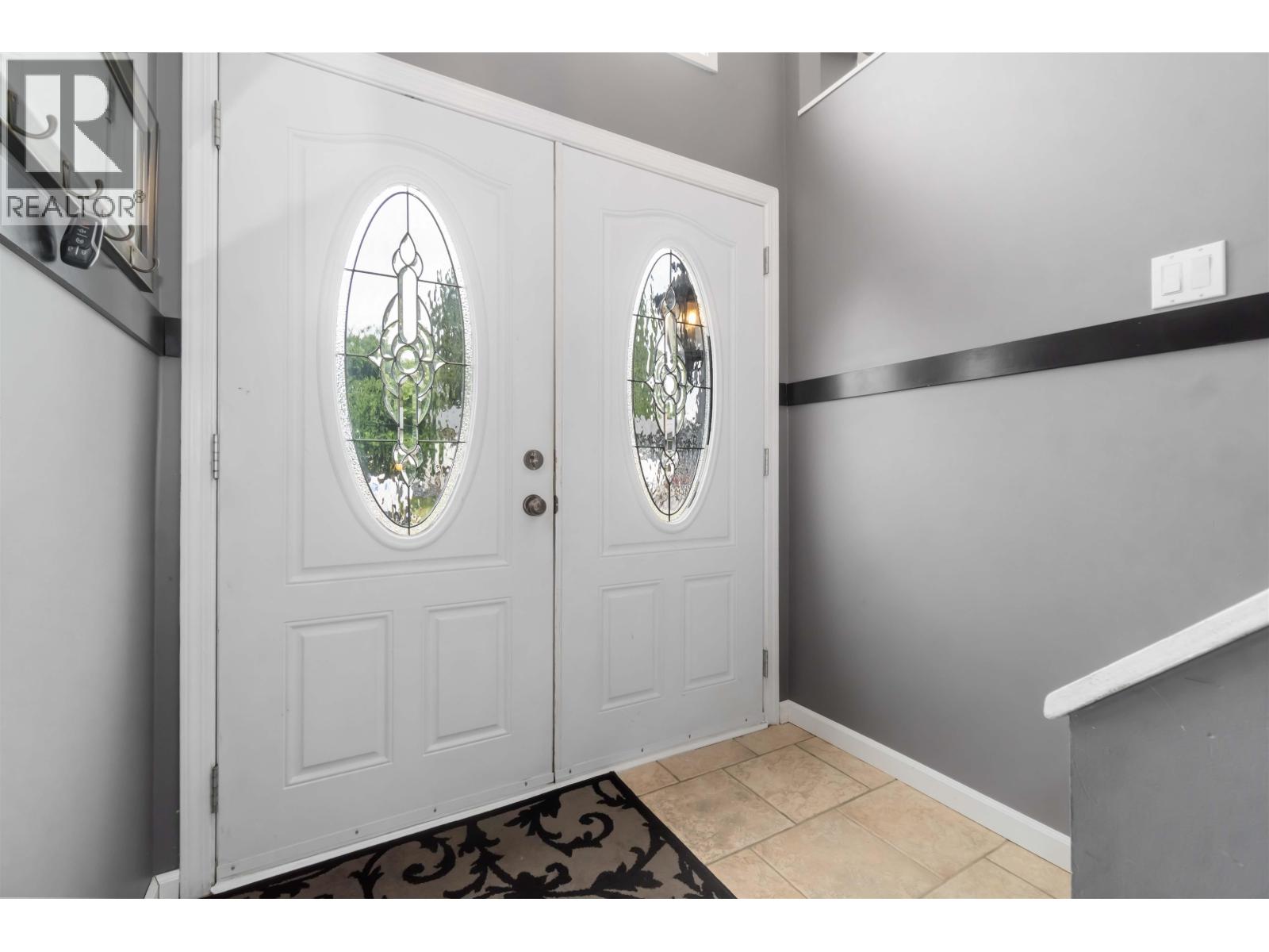1088 Fraser Avenue, Port Coquitlam, British Columbia  V3B 1L8 - Photo 3 - R3038634