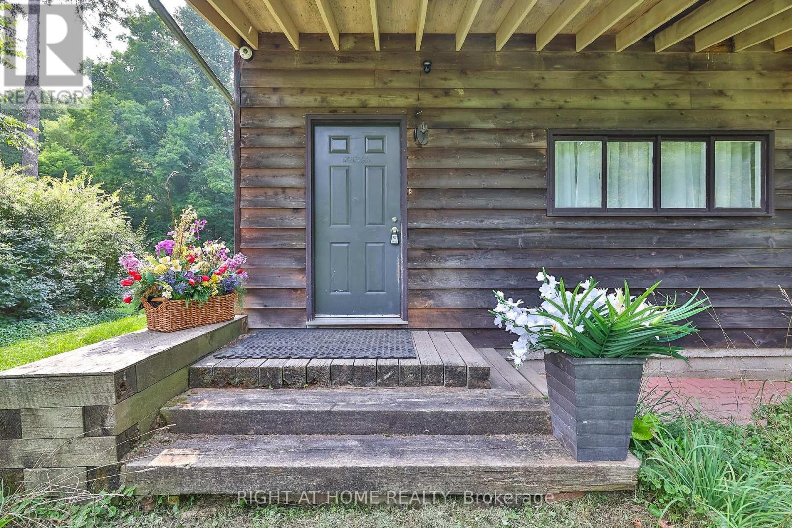 Property at 998 SULPHUR SPRINGS image 2