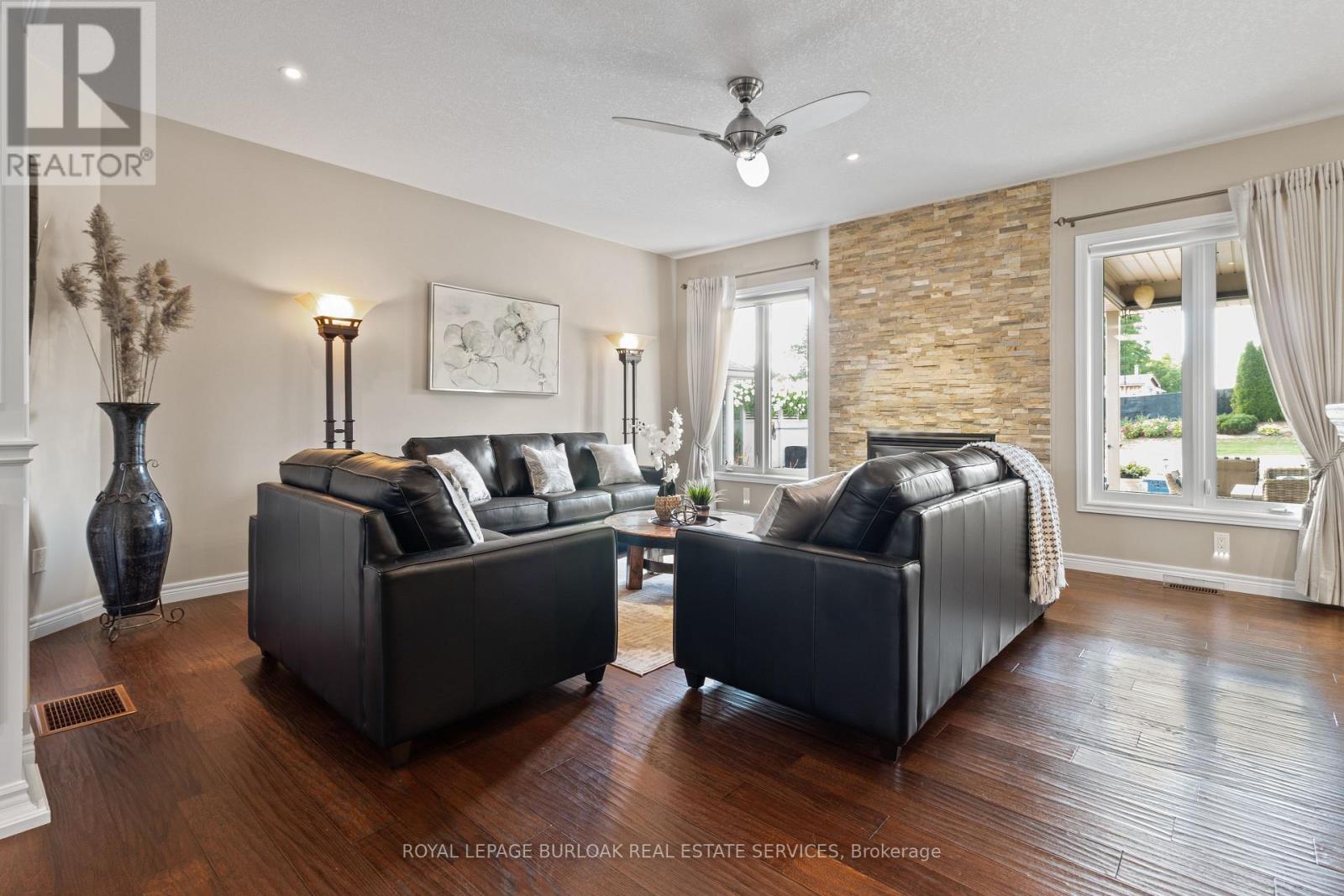 21 Farrow Road, Brantford, Ontario  N3T 5L7 - Photo 11 - X12366087