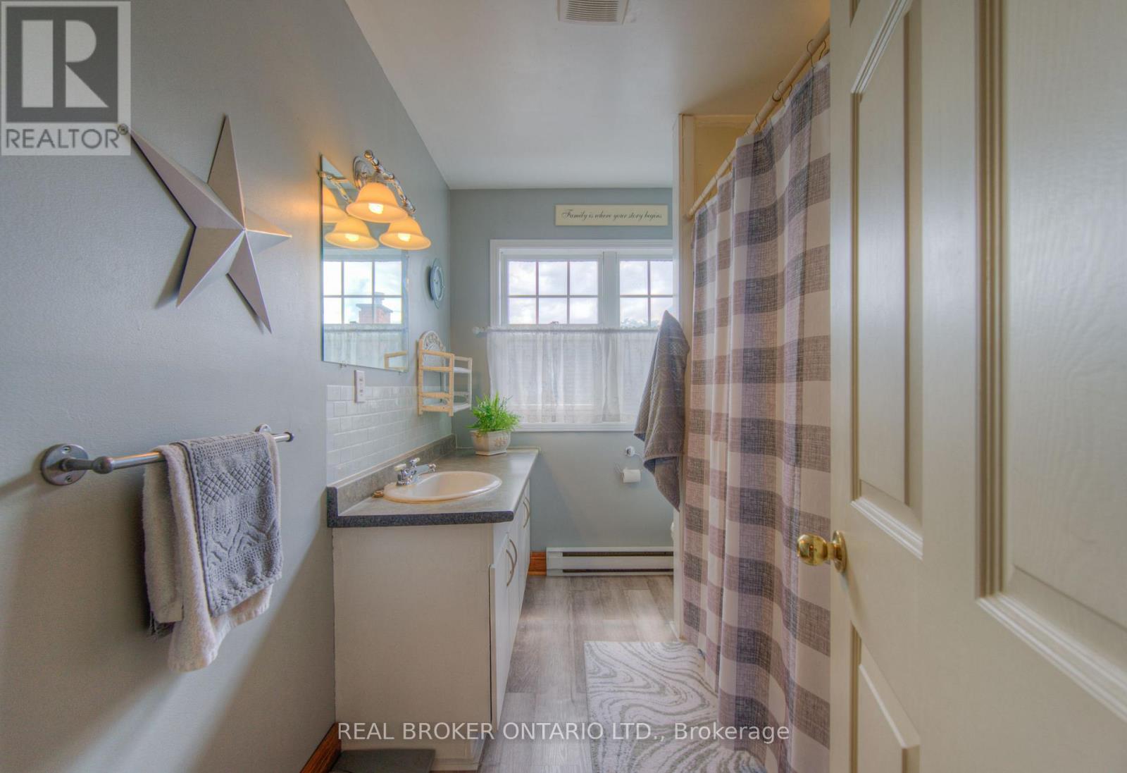 138 Forest Road, Cambridge, Ontario  N1S 3B7 - Photo 20 - X12366113