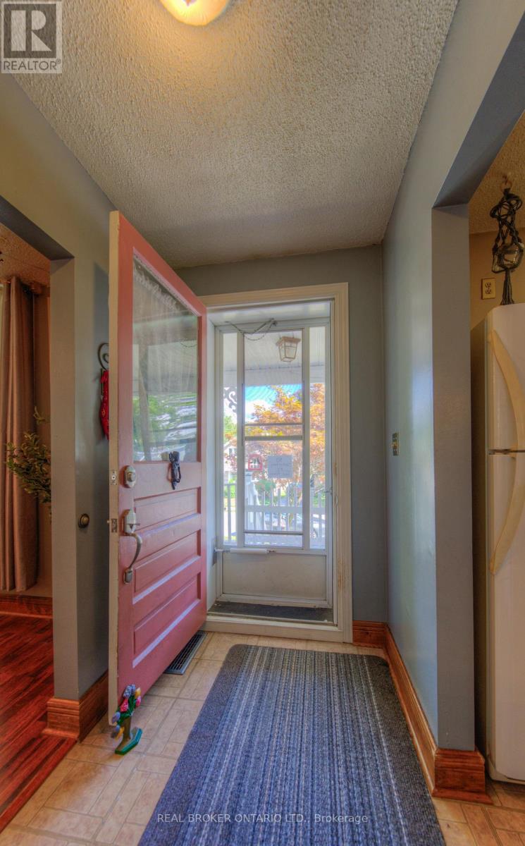138 Forest Road, Cambridge, Ontario  N1S 3B7 - Photo 5 - X12366113