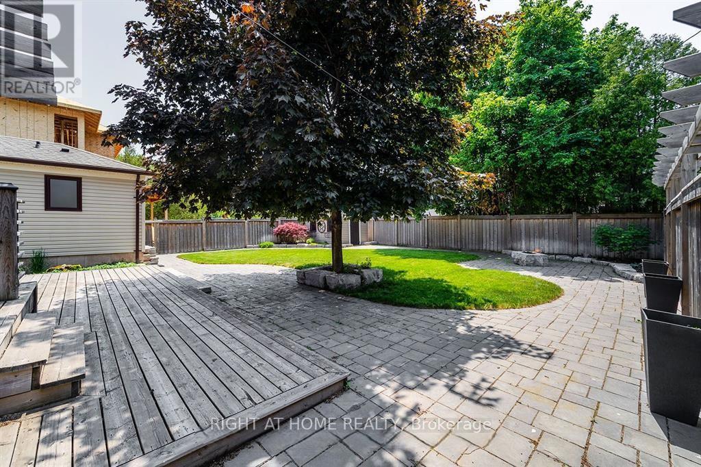 454 Seabourne Drive, Oakville, Ontario  L6L 4G2 - Photo 19 - W12364176