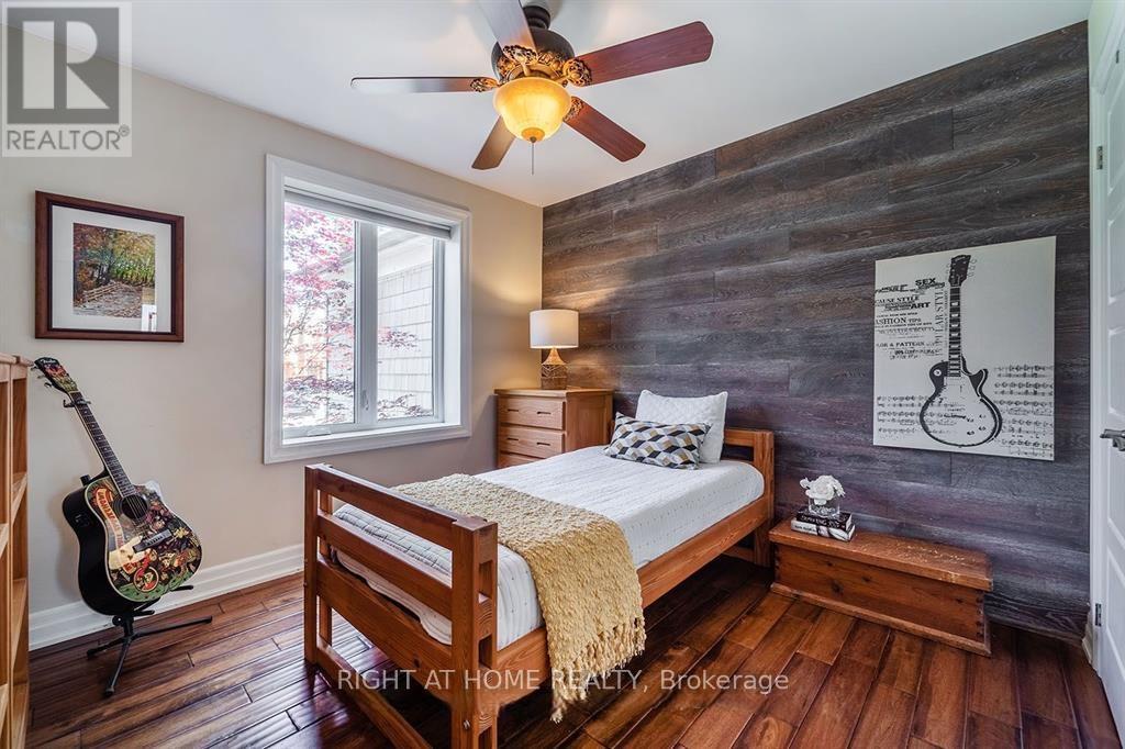 454 Seabourne Drive, Oakville, Ontario  L6L 4G2 - Photo 9 - W12364176
