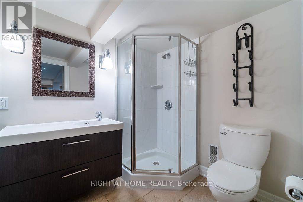 454 Seabourne Drive, Oakville, Ontario  L6L 4G2 - Photo 18 - W12364176