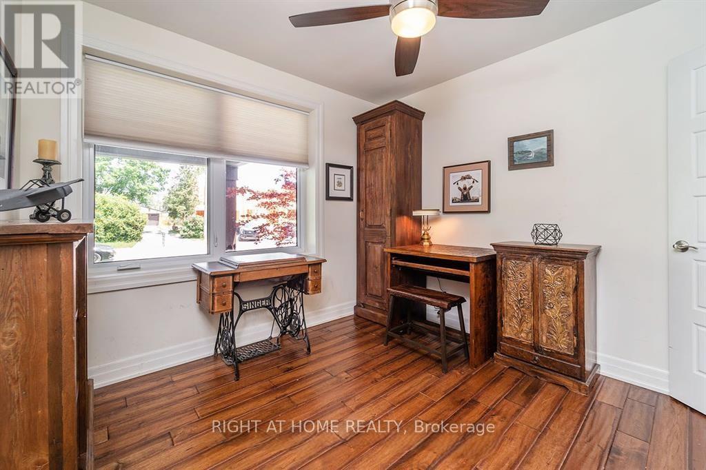 454 Seabourne Drive, Oakville, Ontario  L6L 4G2 - Photo 8 - W12364176