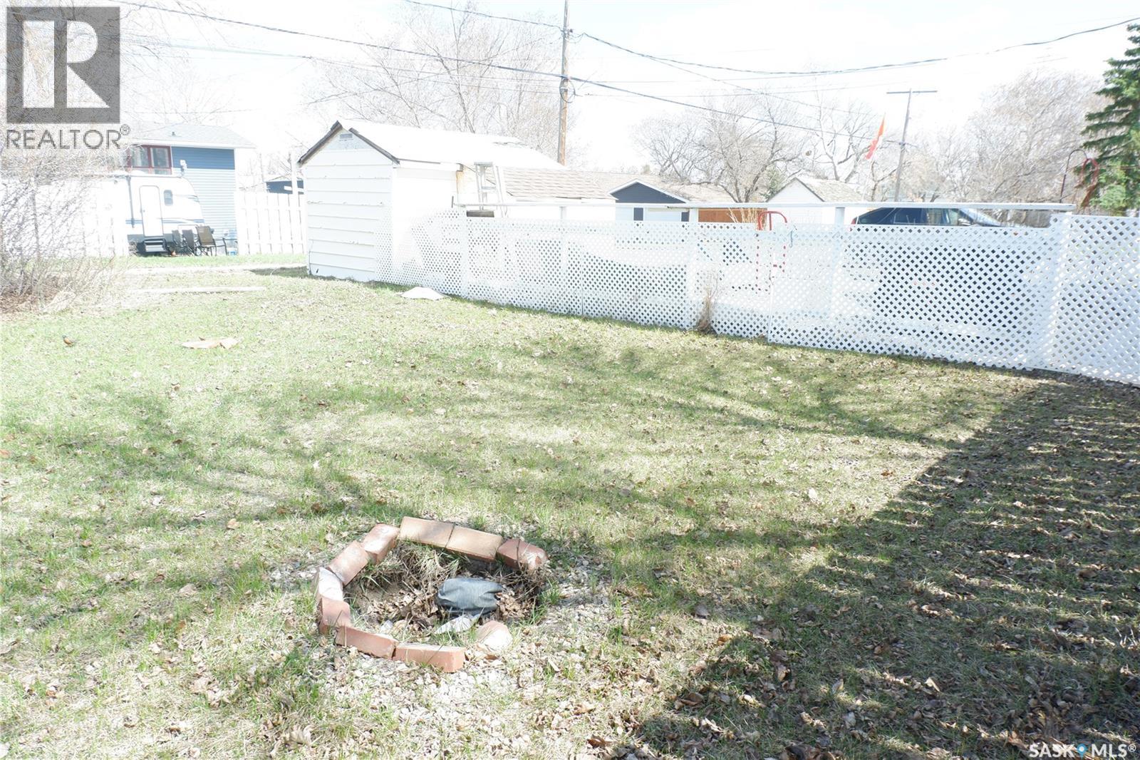 Property at 502 5th AVENUE W image 3