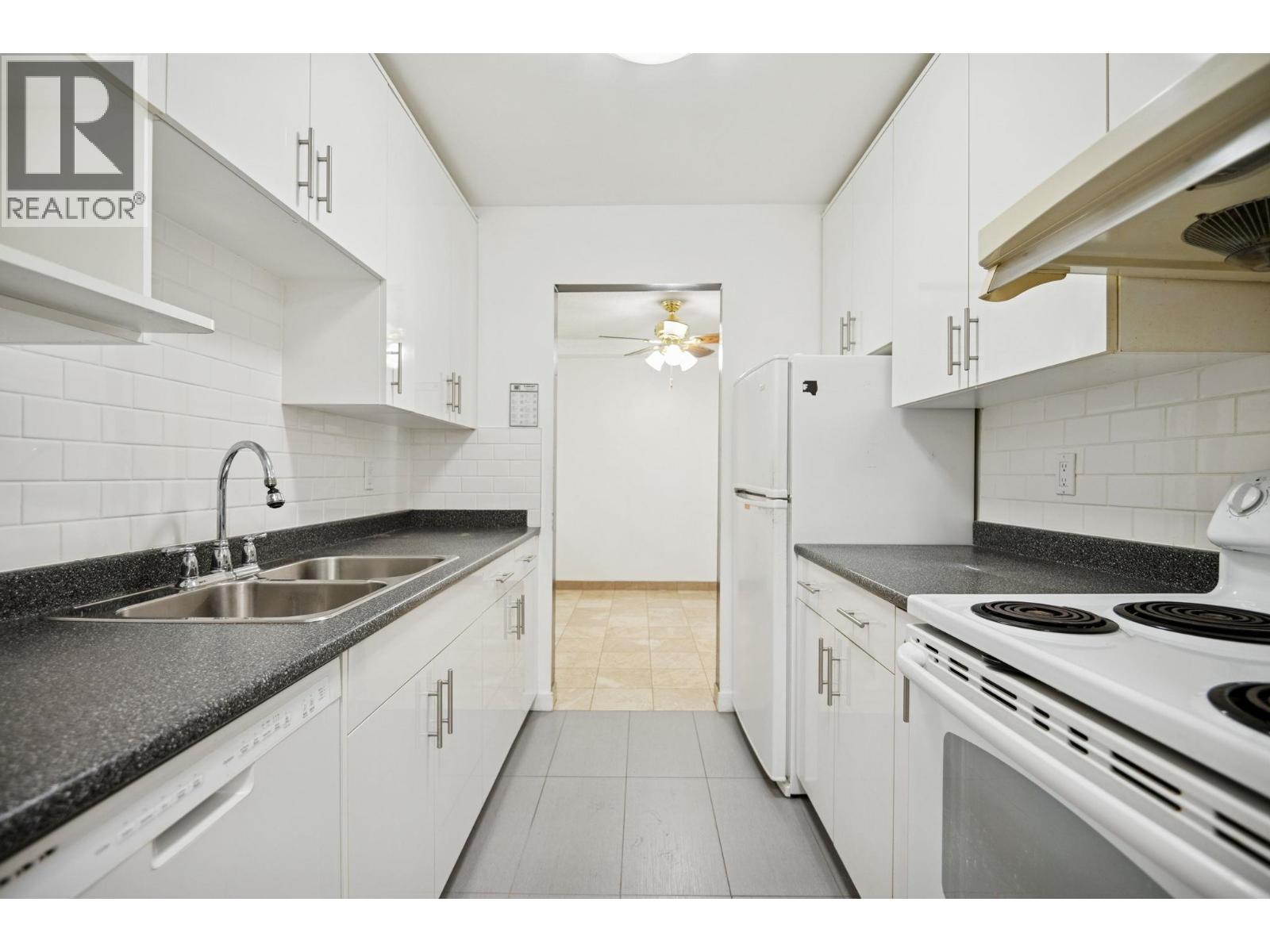 134 8411 Ackroyd Road, Richmond, British Columbia  V6X 3E6 - Photo 1 - R3040663