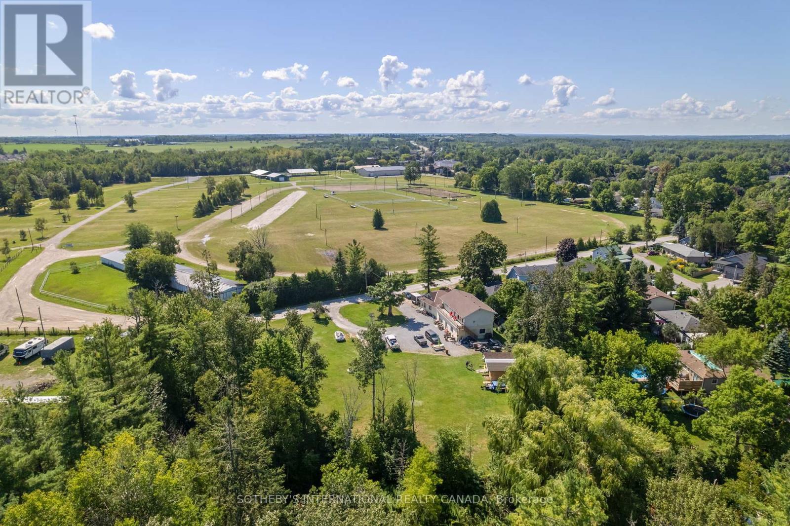 80 Market Street, Georgina (Sutton & Jackson's Point), Ontario  L0E 1R0 - Photo 3 - N12365508