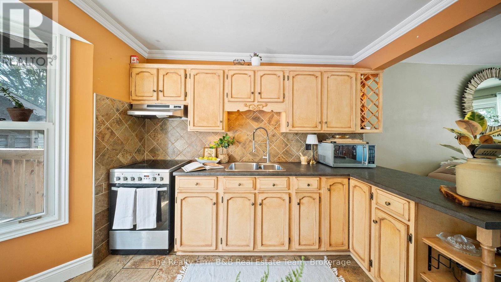 912 Alice Street, Woodstock, Ontario  N4S 2J6 - Photo 17 - X12366268