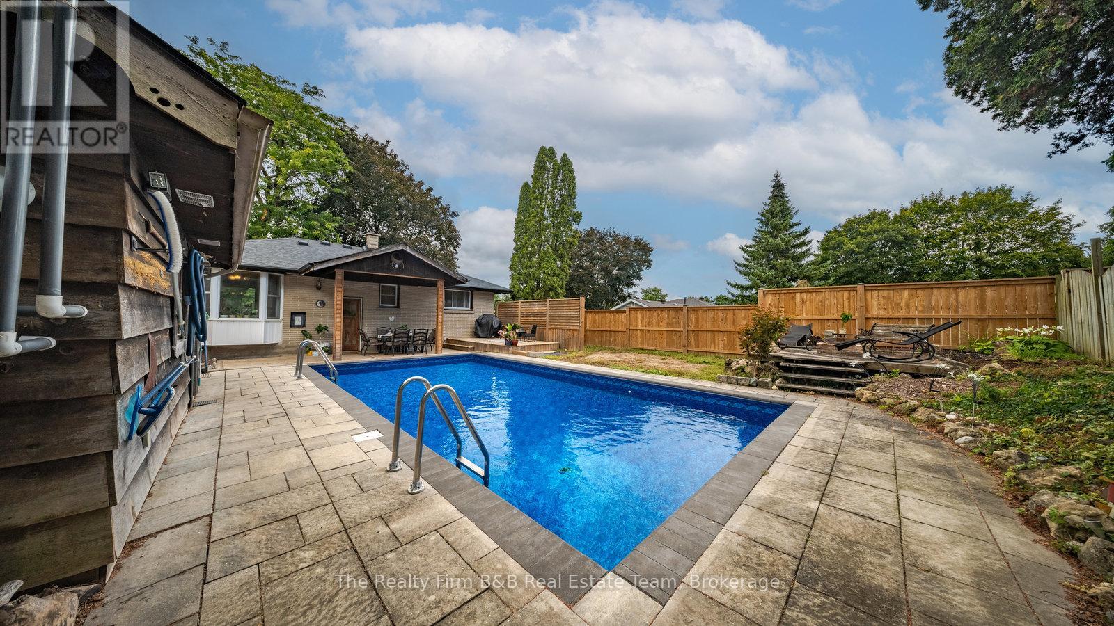 912 Alice Street, Woodstock, Ontario  N4S 2J6 - Photo 3 - X12366268