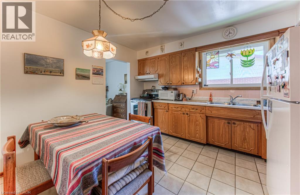 554 Sprucehill Avenue, Waterloo, Ontario  N2L 4V7 - Photo 18 - 40763042