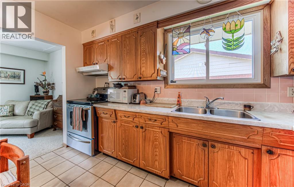 554 Sprucehill Avenue, Waterloo, Ontario  N2L 4V7 - Photo 19 - 40763042