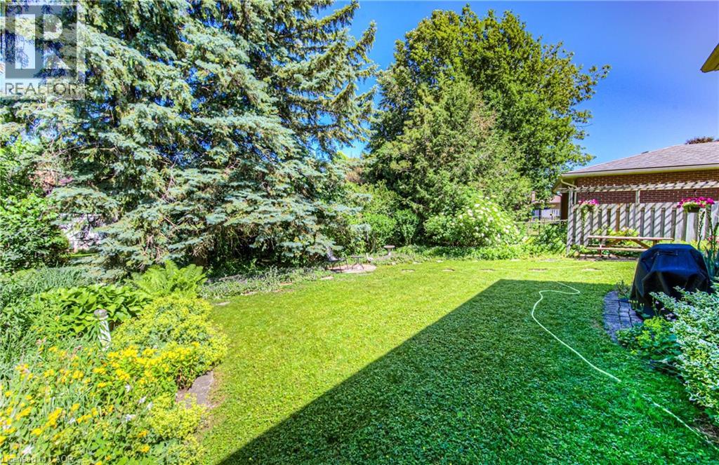 554 Sprucehill Avenue, Waterloo, Ontario  N2L 4V7 - Photo 44 - 40763042